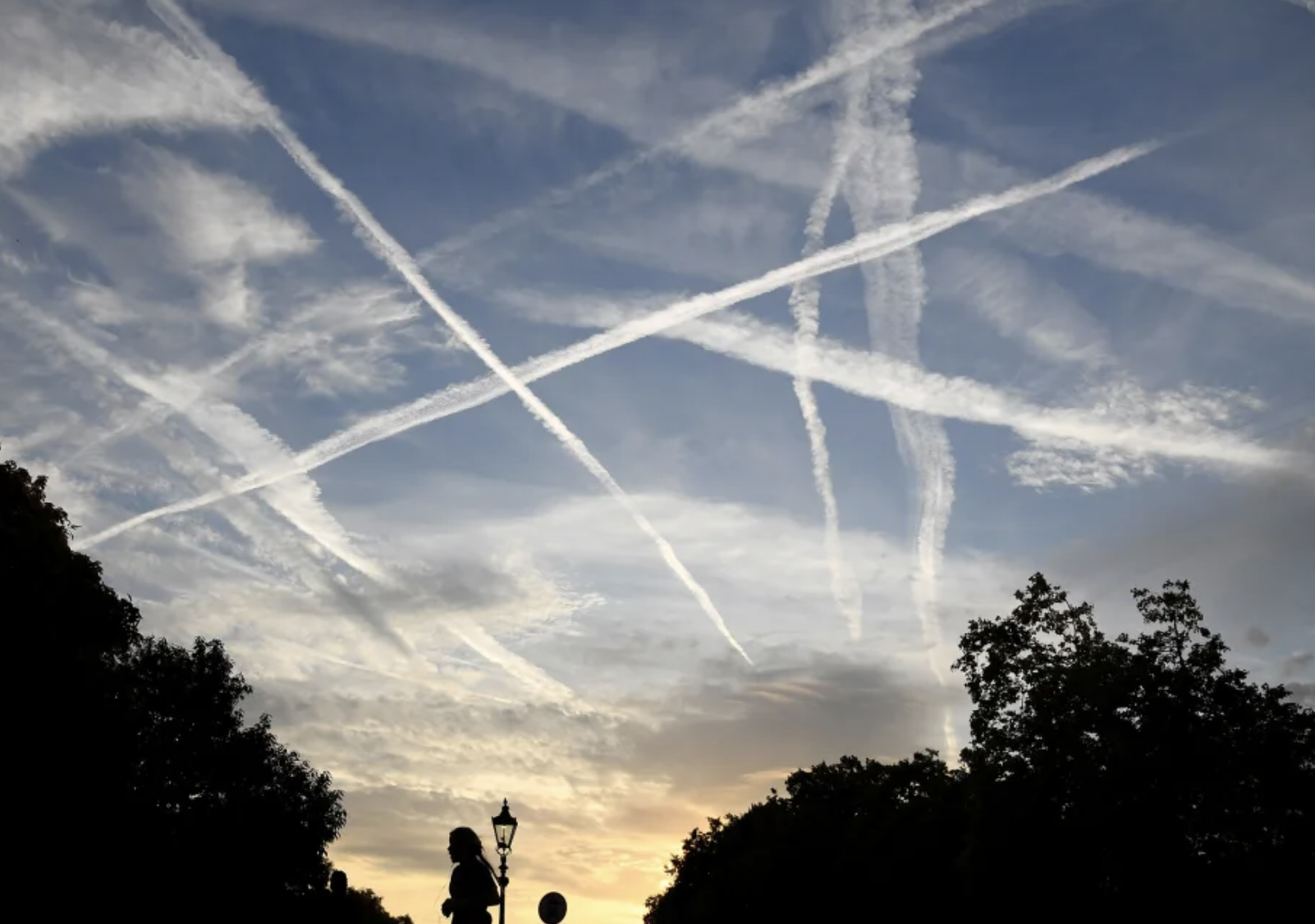 Republican Lawmakers Scramble to Ban Chemtrails (Seriously)