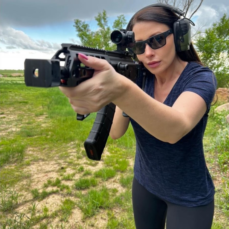 Gang That Can’t Rule Straight Spoils Wannabe Political Starlet’s Debut